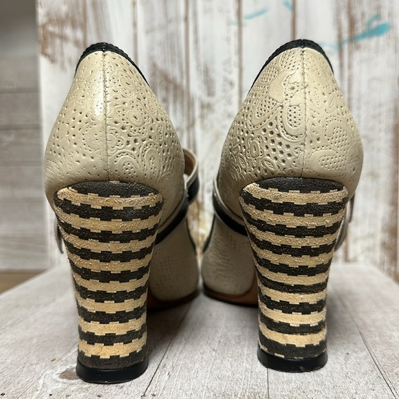 John Fluevog Mary Jane miracles resurrection buckled cream black leather heels - Picture 6 of 10